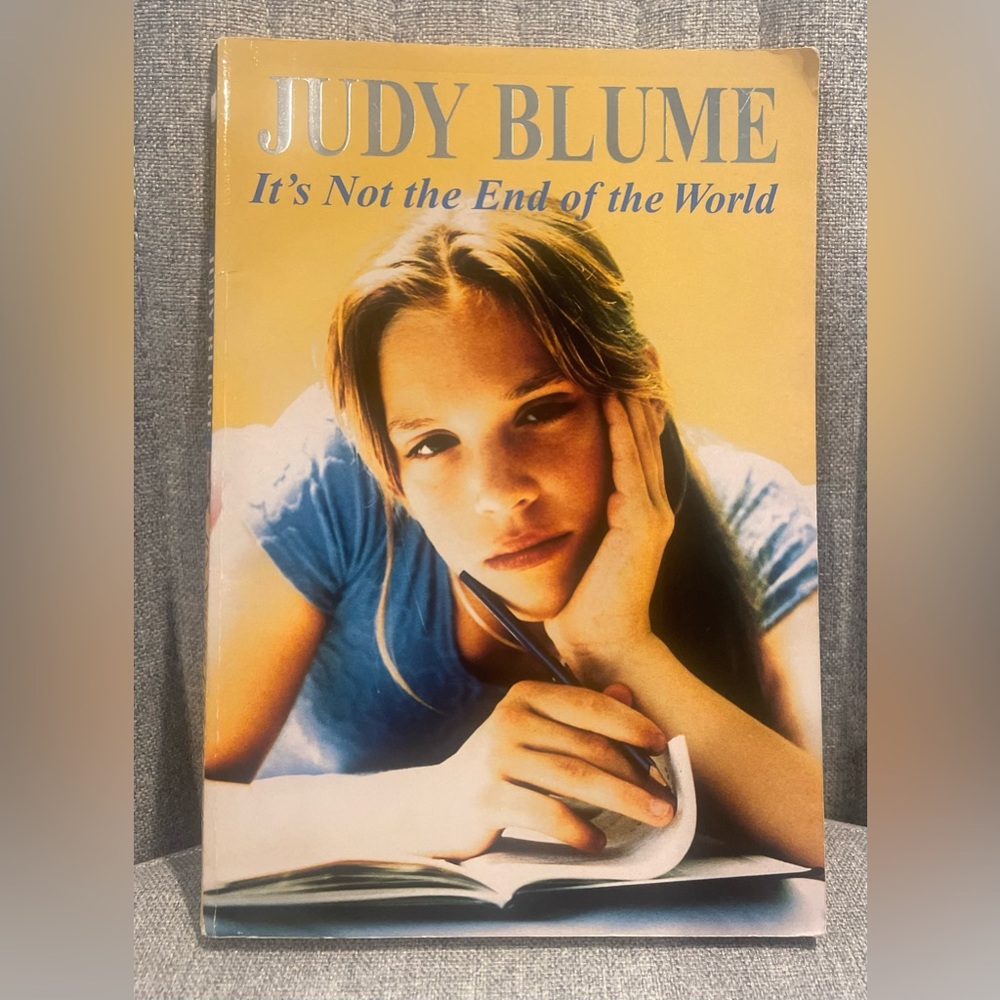 ⭐️3/$15⭐️Judy Blume Book - It's Not the End of the World